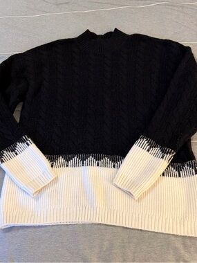 Liz Claiborne Black and Cream Cable Crewneck Sweater